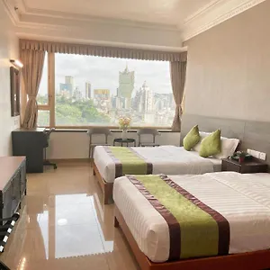 Grand Harbour Hotel